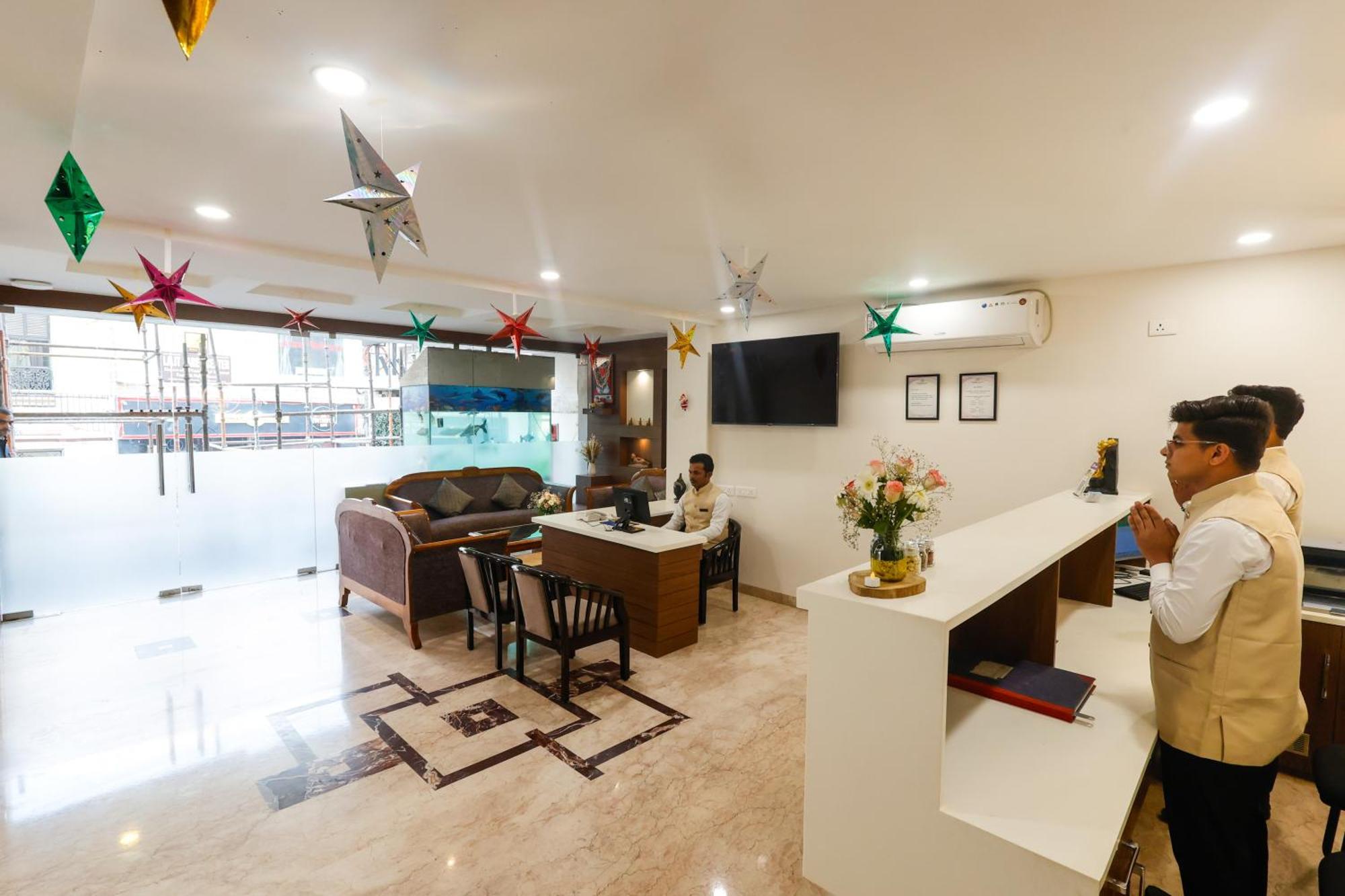 Hotel Dolphin International Varanasi Exterior foto