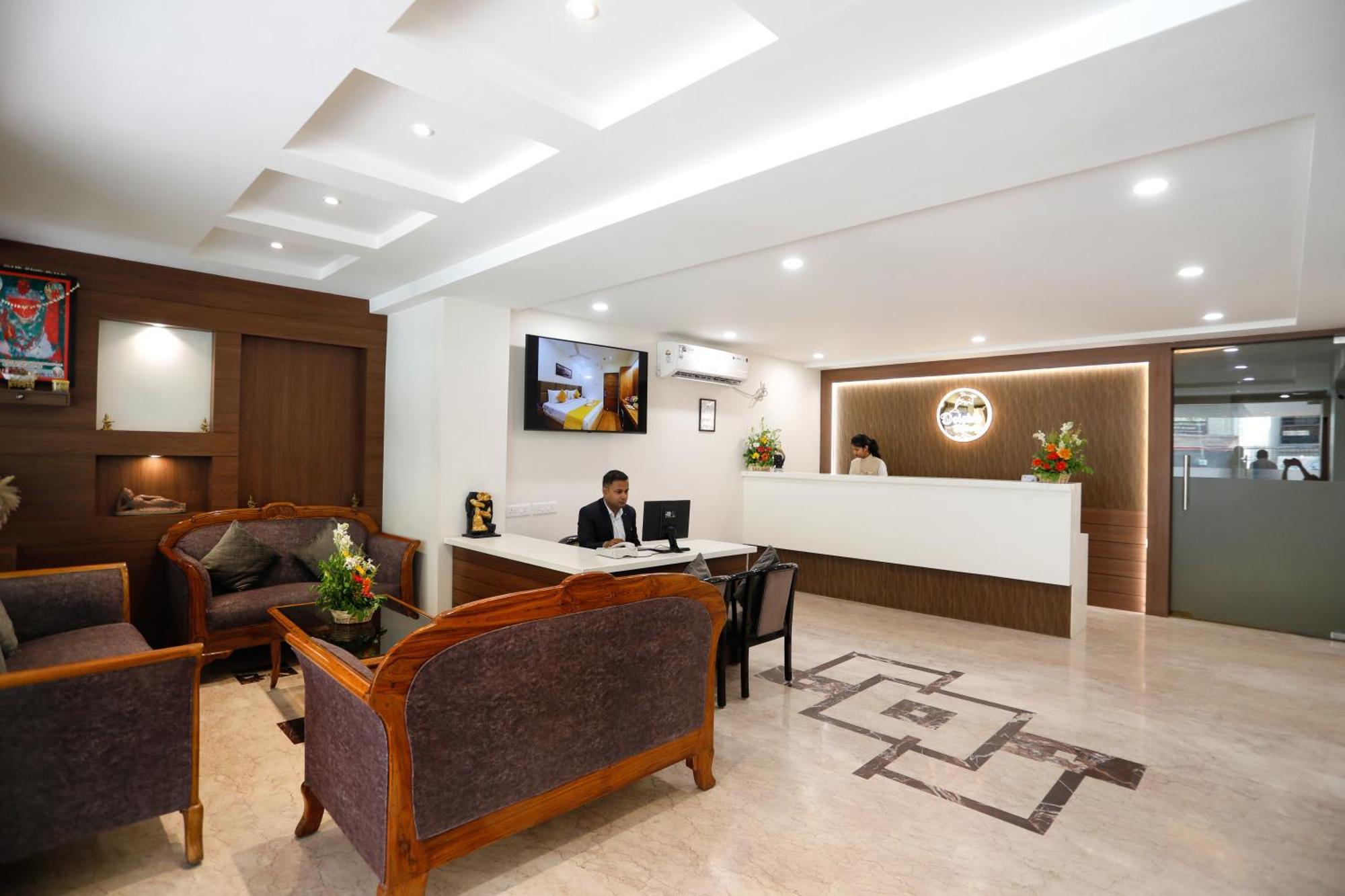 Hotel Dolphin International Varanasi Exterior foto